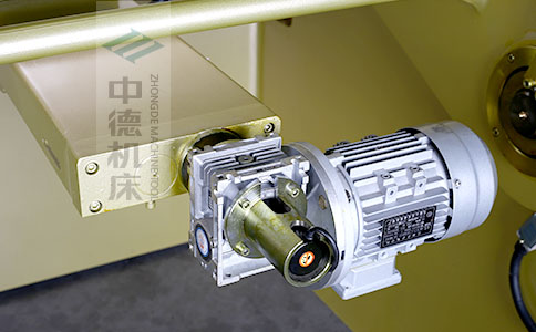 ZDS-840后檔料減速電機，質(zhì)量好，模擬運算定位速度快.jpg